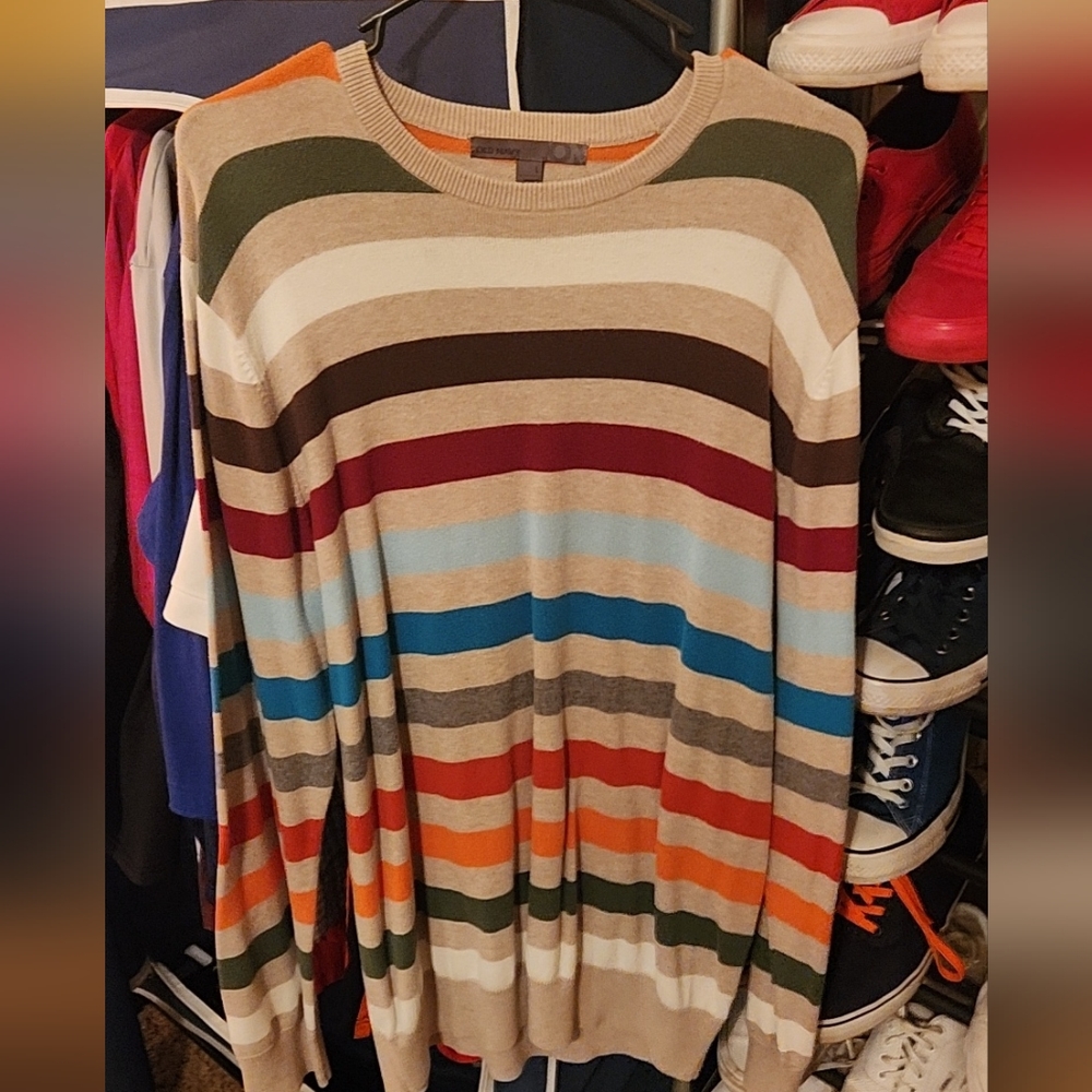 OLD NAVY MULTICOLORED SWEATER